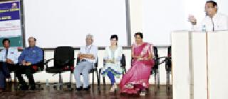 Addiction, increased fat and lack of exercise are harmful | व्यसने, वाढती चरबी व व्यायामाचा अभाव घातक