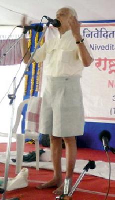 The integrity of the country will have to be won with love | देशाची अखंडता प्रेमाने टिकवावी लागेल