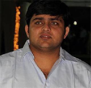 Word of the board left by Advait Manohar | अद्वैत मनोहरने सोडले बोर्डाचे पद