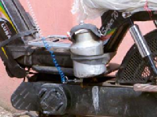 Milk bottle | पेट्रोलची टाकी फुटल्याने लावली दुधाची किटली