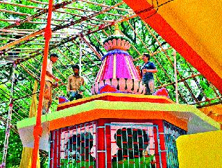 Preparation of Navratri festival in Nashik Road area loud | नाशिकरोड परिसरात नवरात्रोत्सवाची तयारी जोरात Preparation of Navratri festival in Nashik Road area loud | नाशिकरोड परिसरात नवरात्रोत्सवाची तयारी जोरात