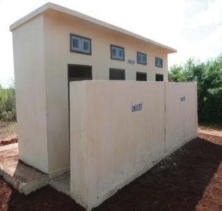 22 gram panchayats took place as Hagadari-free | २२ ग्रामपंचायती झाल्या हगणदरीमुक्त