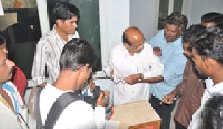 The fraud of unemployed in the name of multinational empowerment | बहुराष्ट्रीय सक्षमीकरणाच्या नावाने बेरोजगारांची फसवणूक The fraud of unemployed in the name of multinational empowerment | बहुराष्ट्रीय सक्षमीकरणाच्या नावाने बेरोजगारांची फसवणूक