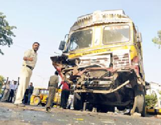 Two killed in accident | अपघातात दोन ठार