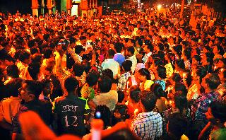 Mandal March in memory of Ronit | रोनितच्या स्मरणार्थ कॅण्डल मार्च