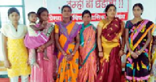 Wealthy B. and Poorgun B! | धनी बी गेलं अन् पोरगं बी!