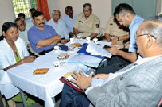 'He' arrest the medical officer | 'त्या' वैद्यकीय अधिकाऱ्याला अटक करा 'He' arrest the medical officer | 'त्या' वैद्यकीय अधिकाऱ्याला अटक करा