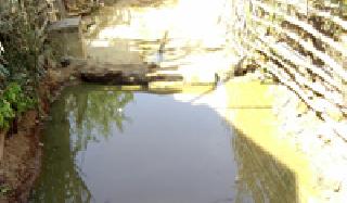 The road to Subi was converted into a river | सुबईतील रस्त्याचे रुपांतर झाले नालीत The road to Subi was converted into a river | सुबईतील रस्त्याचे रुपांतर झाले नालीत