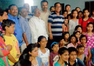 Orphan girls done Tadoba tour | अनाथ मुलींनी केले ताडोबा भ्रमण