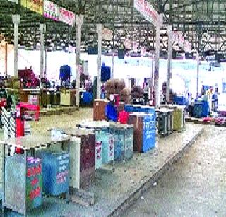 Market Committee's absentee | बाजार समितीचे भाडेकरूंना अभय