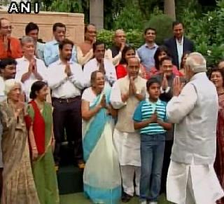 Decided, 23 January 2016, Netaji will open files on his birthday - Prime Minister Modi | ठरलं, २३ जानेवारी २०१६, नेताजींच्या जन्मदिनी फायली खुल्या करणार - पंतप्रधान मोदी Decided, 23 January 2016, Netaji will open files on his birthday - Prime Minister Modi | ठरलं, २३ जानेवारी २०१६, नेताजींच्या जन्मदिनी फायली खुल्या करणार - पंतप्रधान मोदी