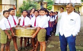 Heads up for children | मुलांसाठी झटणारे सर Heads up for children | मुलांसाठी झटणारे सर