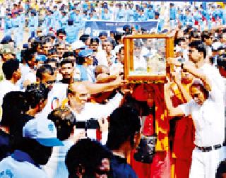 Blessed with the unstable tension, | अस्थिकलश स्पर्शाने दीक्षाभूमी धन्य