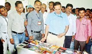 Everyone should take the ideal of Kalam | प्रत्येकाने घ्यावा कलाम यांचा आदर्श Everyone should take the ideal of Kalam | प्रत्येकाने घ्यावा कलाम यांचा आदर्श