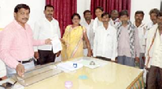 Announce the drought in Arvi taluka | आर्वी तालुक्यात दुष्काळ जाहीर करा Announce the drought in Arvi taluka | आर्वी तालुक्यात दुष्काळ जाहीर करा