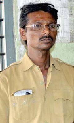 Drunken at the drunken bus of the drunken police station | मद्यधुंद पोलीस शिपायाचा बसस्थानकावर धिंगाणा