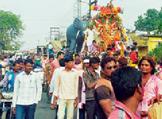 Sharda in the district, Durga Vishargna's Dhoom | जिल्ह्यात शारदा, दुर्गा विसर्जनाची धूम Sharda in the district, Durga Vishargna's Dhoom | जिल्ह्यात शारदा, दुर्गा विसर्जनाची धूम