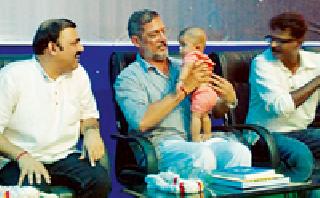 We do not want to be a part of the world because of the absence of light | आभाळ रूसलं म्हणून आपण रूसायचं नसतं We do not want to be a part of the world because of the absence of light | आभाळ रूसलं म्हणून आपण रूसायचं नसतं