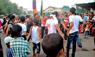 Muharram enthusiasm: | मोहर्रम उत्साहात :