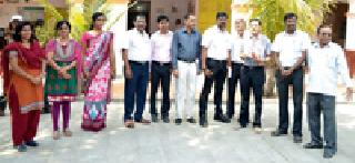 Nahab Tehsildar prohibits the assault case | नायब तहसीलदाराला मारहाण प्रकरणाचा निषेध