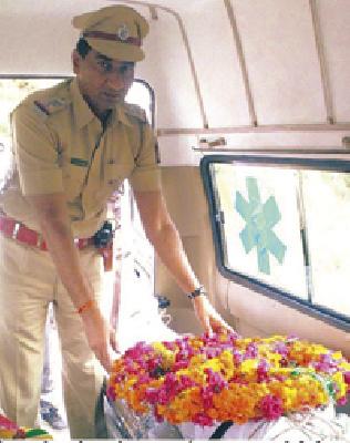 Death of a police officer on duty | कर्तव्यावरच पोलीस शिपायाचा मृत्यू