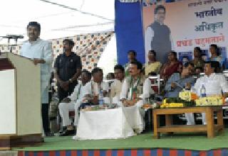 BJP government took sleeping songs | भाजप सरकारने घेतले झोपेचे सोंग BJP government took sleeping songs | भाजप सरकारने घेतले झोपेचे सोंग