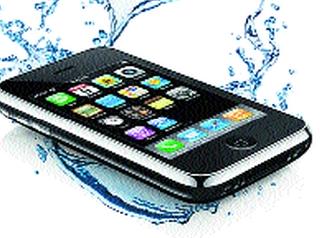 Unaware of helpline numbers | हेल्पलाइन क्रमांकांपासून सामान्य अनभिज्ञ