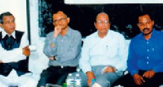 Five people felicitated in various fields | विविध क्षेत्रातील पाच जणांचा सत्कार