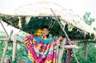 In the fields ... | शेतात जागली... In the fields ... | शेतात जागली...