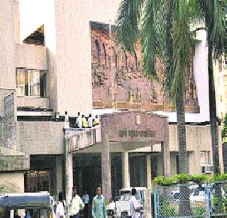 The strength of 221 female employees, officers vacancies remained vacant | ठामपात २२१ महिला कर्मचारी, अधिकाऱ्यांच्या जागा रिक्त The strength of 221 female employees, officers vacancies remained vacant | ठामपात २२१ महिला कर्मचारी, अधिकाऱ्यांच्या जागा रिक्त