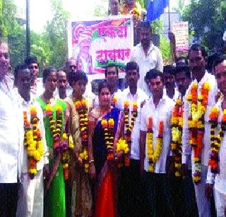 Peacock's lead in the Gram Panchayat elections | ग्रामपंचायत निवडणुकीत शेकापची आघाडी