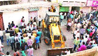 The encroachment of the Ganjmal highlands was removed | गंजमाळवरील गाळ्यांचे अतिक्रमण हटविले