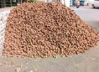 Selling the clay pendant ... | मातीच्या पणत्या विक्रीला...