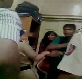 Mumbai Police Pratap, Police Strike the couple in the police station | मुंबई पोलिसांचा प्रताप, पोलिस ठाण्यात जोडप्याला मारहाण