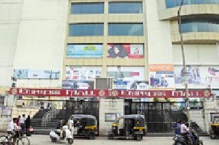 Construction of Empress Mall is unauthorized | एम्प्रेस मॉलचे बांधकाम अनधिकृत