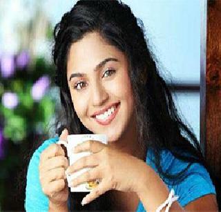 After the production of Mrinalini's directorial | निर्मितीनंतर मृण्मयीचे दिग्दर्शन After the production of Mrinalini's directorial | निर्मितीनंतर मृण्मयीचे दिग्दर्शन