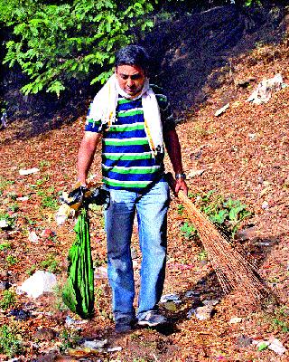 To fulfill the year of commissioner, | आयुक्तांची वर्षपूर्ती, संघर्षाच्याच पेटल्या वाती