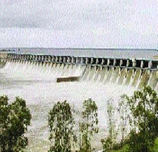 Reflect on lifting water in the sky | उजनीत पाणी सोडण्याबाबत फेरविचार करावा