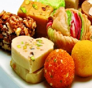 Dry cucumber, muffi dessert in 48 hours! | खवा, माव्याची मिठाई ४८ तासांत संपवा ! Dry cucumber, muffi dessert in 48 hours! | खवा, माव्याची मिठाई ४८ तासांत संपवा !