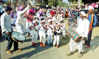 Beginning of 'Ghungru Bazar' after Diwali in Melghat | मेळघाटात दिवाळीनंतर ‘घुंगरू बाजार’ला सुरुवात