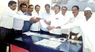 Stone clutter stops in Varud, Morshi taluka | वरुड, मोर्शी तालुक्यातील स्टोनक्रशर बेमुदत बंद