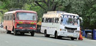 'Travels' ahead of ST! | ‘ट्रॅव्हल्स’ पुढे एसटी मागे !