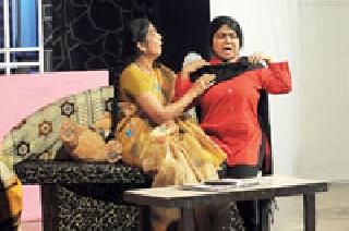 'The story of one answer' dramatist expressing emotional struggles | ‘एका उत्तराची कहाणी’ भावनिक संघर्ष मांडणारे नाट्य