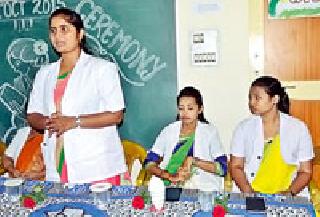 Swearing in Prabhadevi School of Nursing | प्रभादेवी स्कूल आॅफ नर्सिंगमध्ये शपथविधी