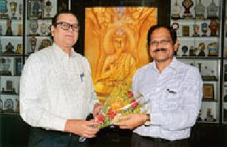 Pradip Agallaa elected as Chairman of the fourth Buddhist Sahitya Sammelan | प्रदीप आगलावे यांची चौथ्या बौद्ध साहित्य संमेलनाच्या अध्यक्षपदी निवड Pradip Agallaa elected as Chairman of the fourth Buddhist Sahitya Sammelan | प्रदीप आगलावे यांची चौथ्या बौद्ध साहित्य संमेलनाच्या अध्यक्षपदी निवड