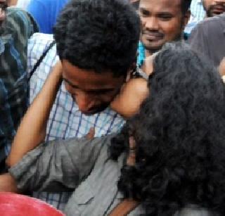 The girl who started the Kiss of Love campaign was arrested for sex racket | किस ऑफ लव्ह मोहीम सुरु करणा-या दाम्पत्याला सेक्स रॅकेटप्रकरणी अटक