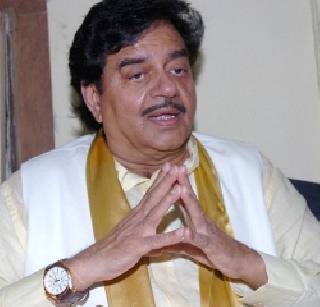 I do not have the courage to shout - Shatrughan Sinha | मला फटकारण्याची कोणात हिंमत नाही - शत्रुघ्न सिन्हा