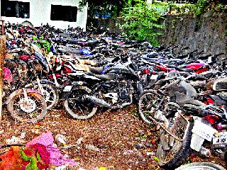 What do these vehicles do? | या वाहनांचे करायचे काय?