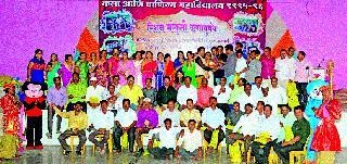 Meetings of ex-students in Yeola | येवल्यात माजी विद्यार्थ्यांचा मेळावा