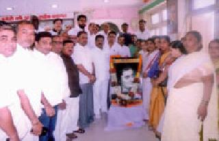 Indiraji gave a welfare scheme | इंदिराजींनी कल्याणकारी योजना दिल्या